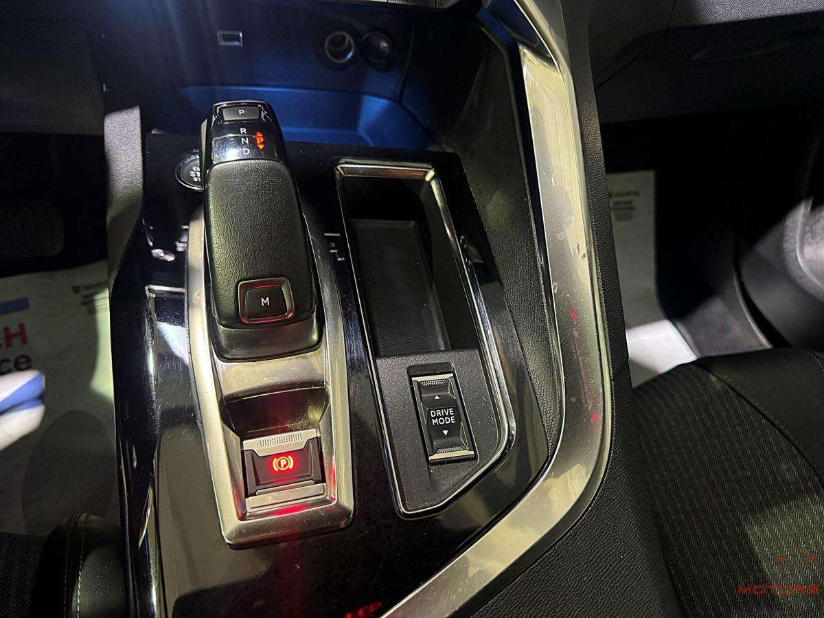 peugeot-5008-2023-gasolina-1199cc