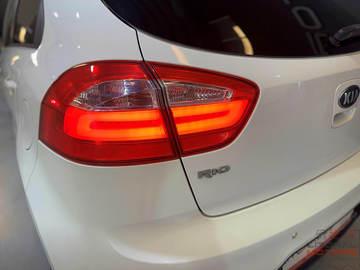 kia-rio-2013-diesel-1120cc