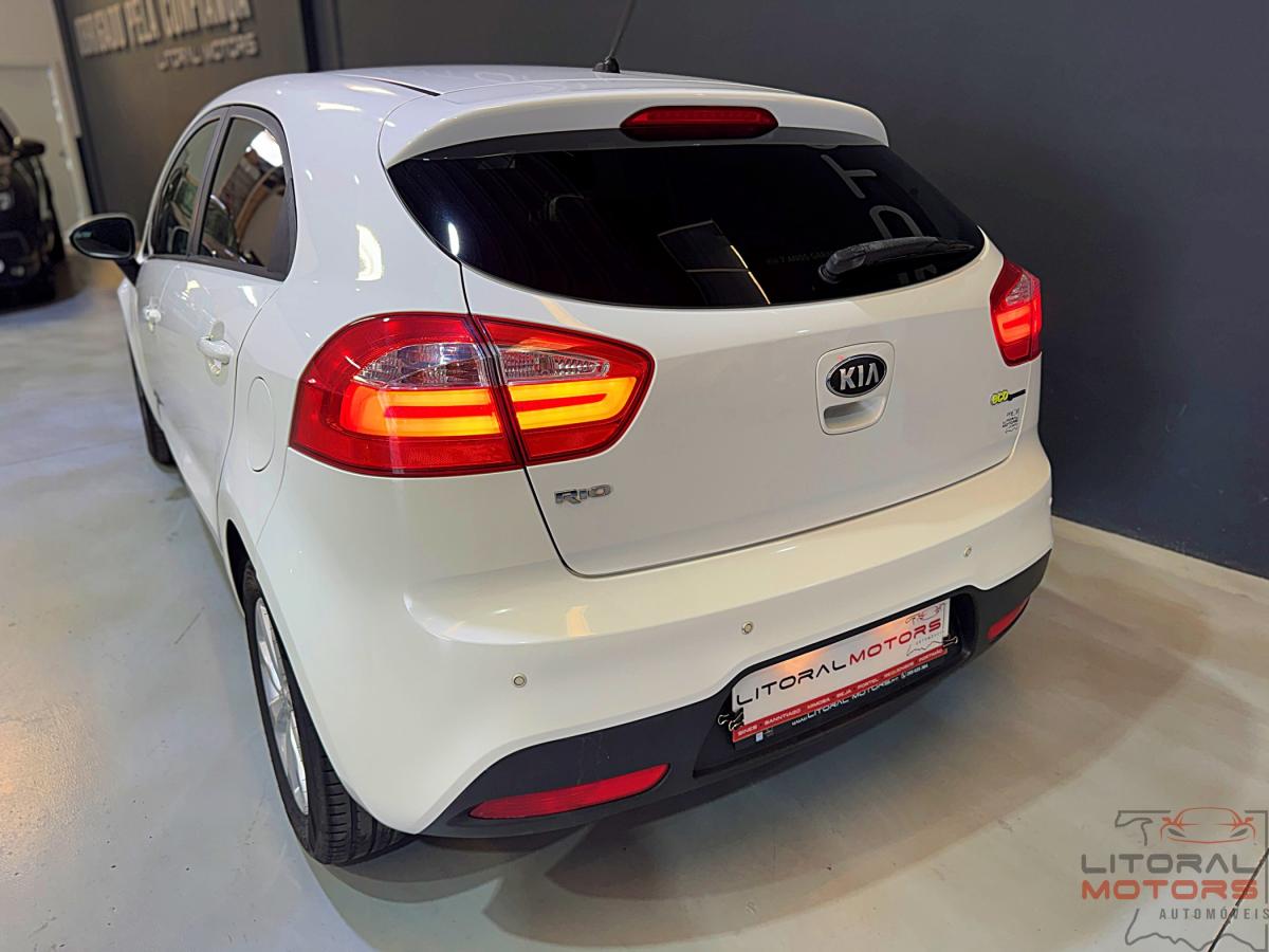 kia-rio-2013-diesel-1120cc
