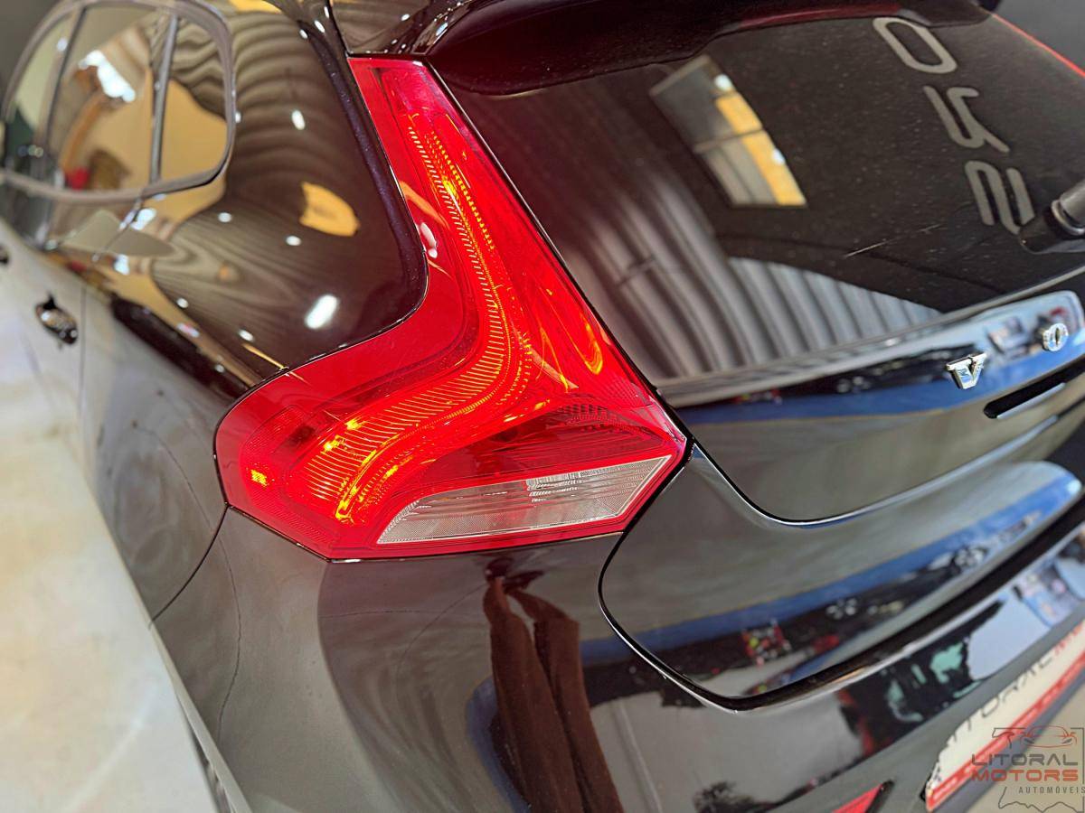 volvo-v40-2016-diesel-1969cc
