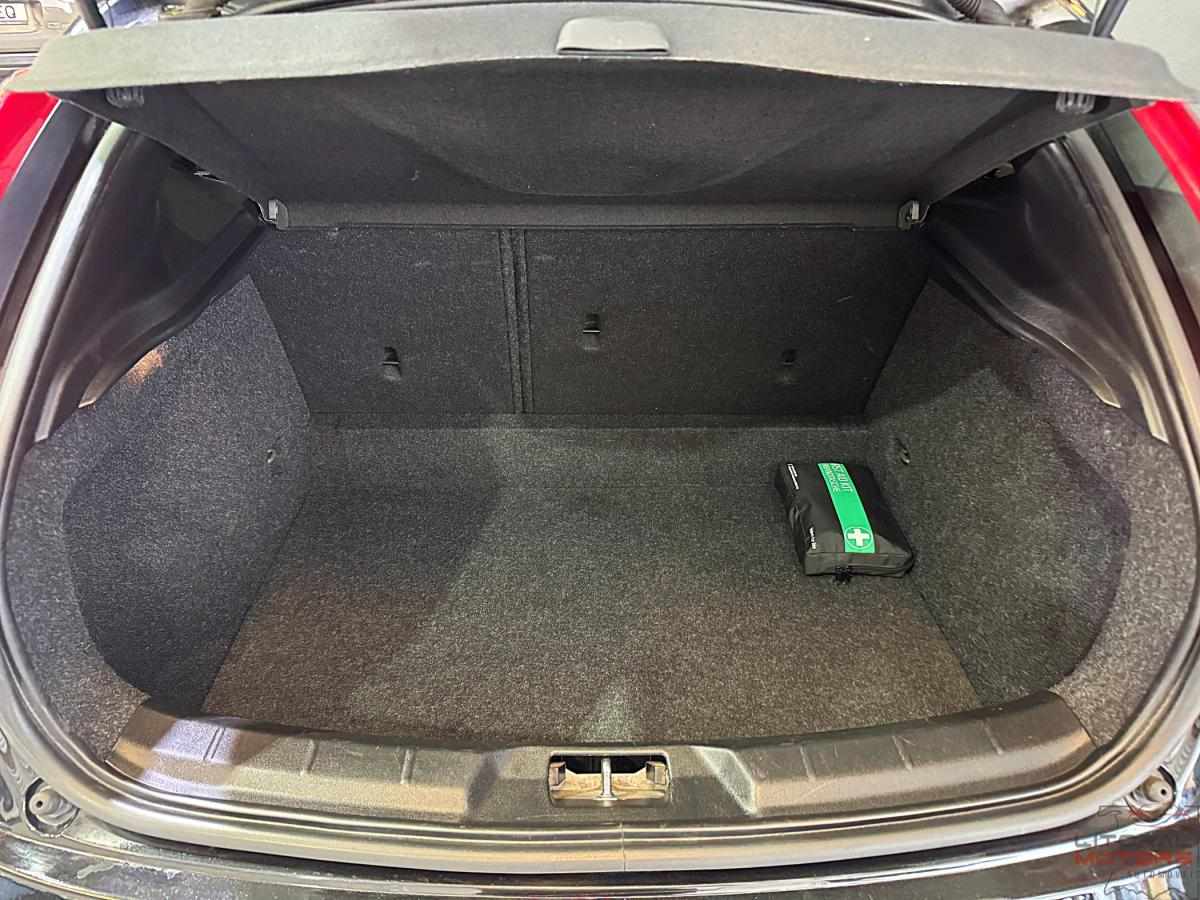 volvo-v40-2016-diesel-1969cc