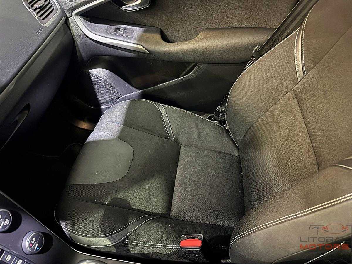 volvo-v40-2016-diesel-1969cc