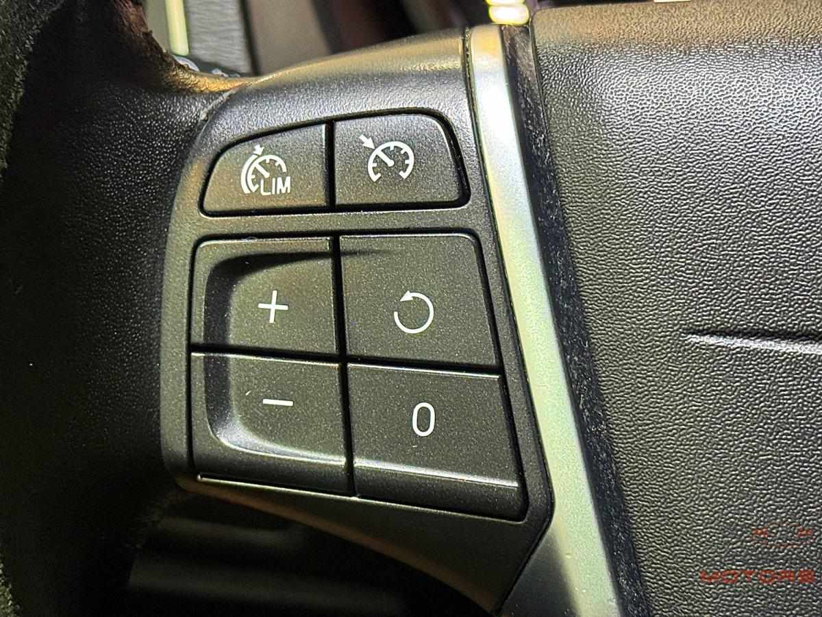 volvo-v40-2016-diesel-1969cc