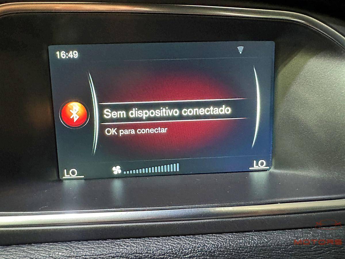 volvo-v40-2016-diesel-1969cc