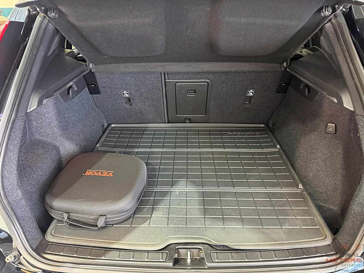 volvo-xc40-2023-hibrido-a-gasolina-1477cc