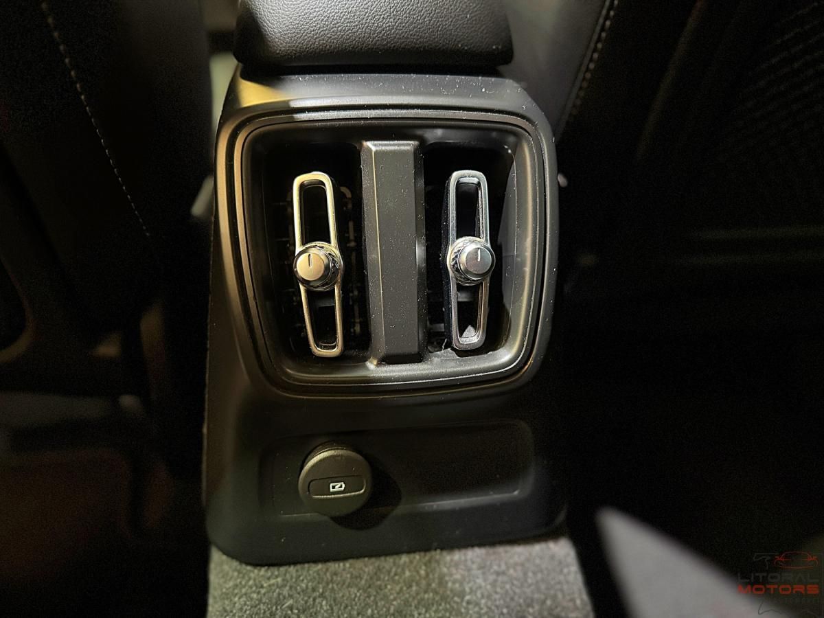 volvo-xc40-2023-hibrido-a-gasolina-1477cc