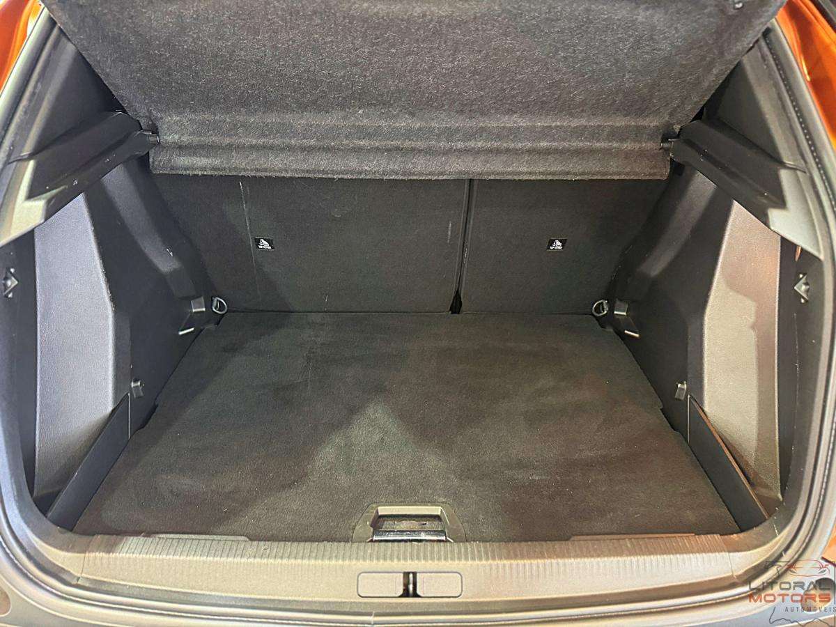 peugeot-2008-2023-gasolina-1199cc