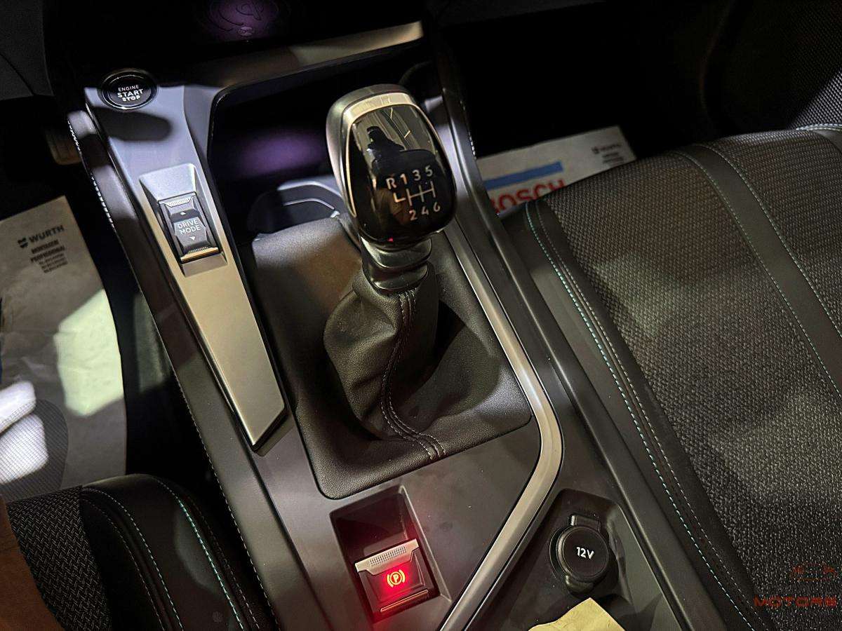 peugeot-308-2022-gasolina-1199cc