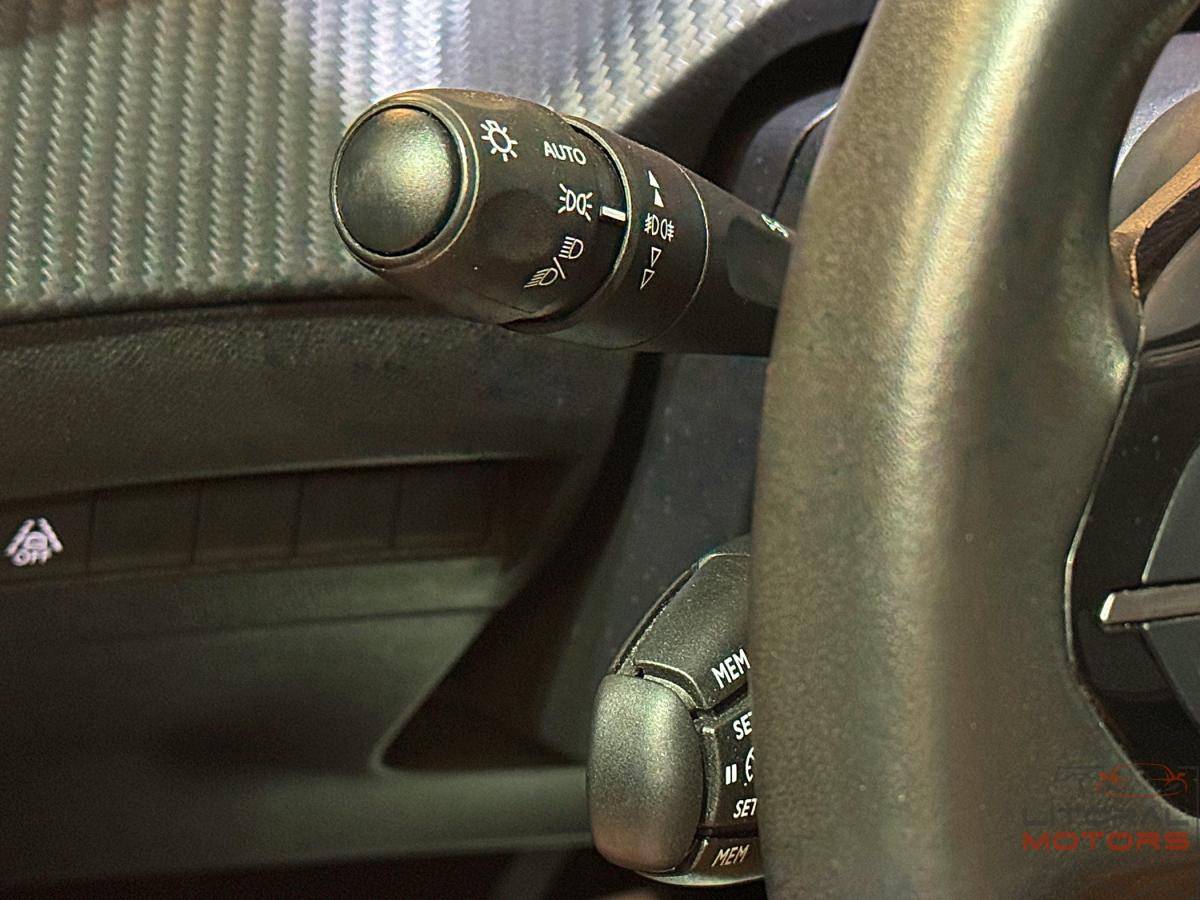 peugeot-2008-2022-gasolina-1199cc