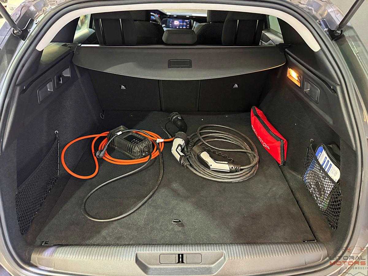 peugeot-308-sw-2023-hibrido-a-gasolina-1598cc