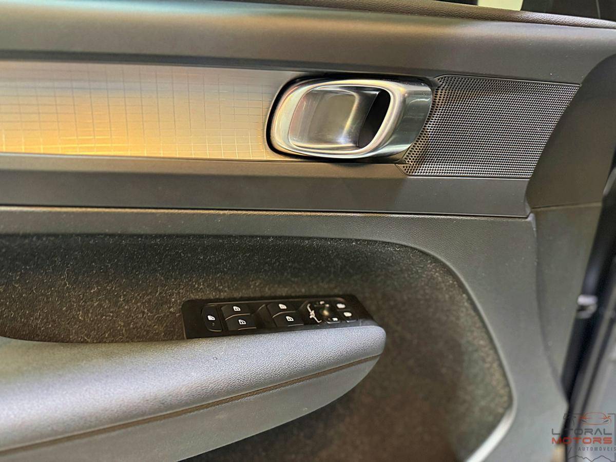 volvo-xc40-2021-hibrido-a-gasolina-1477cc