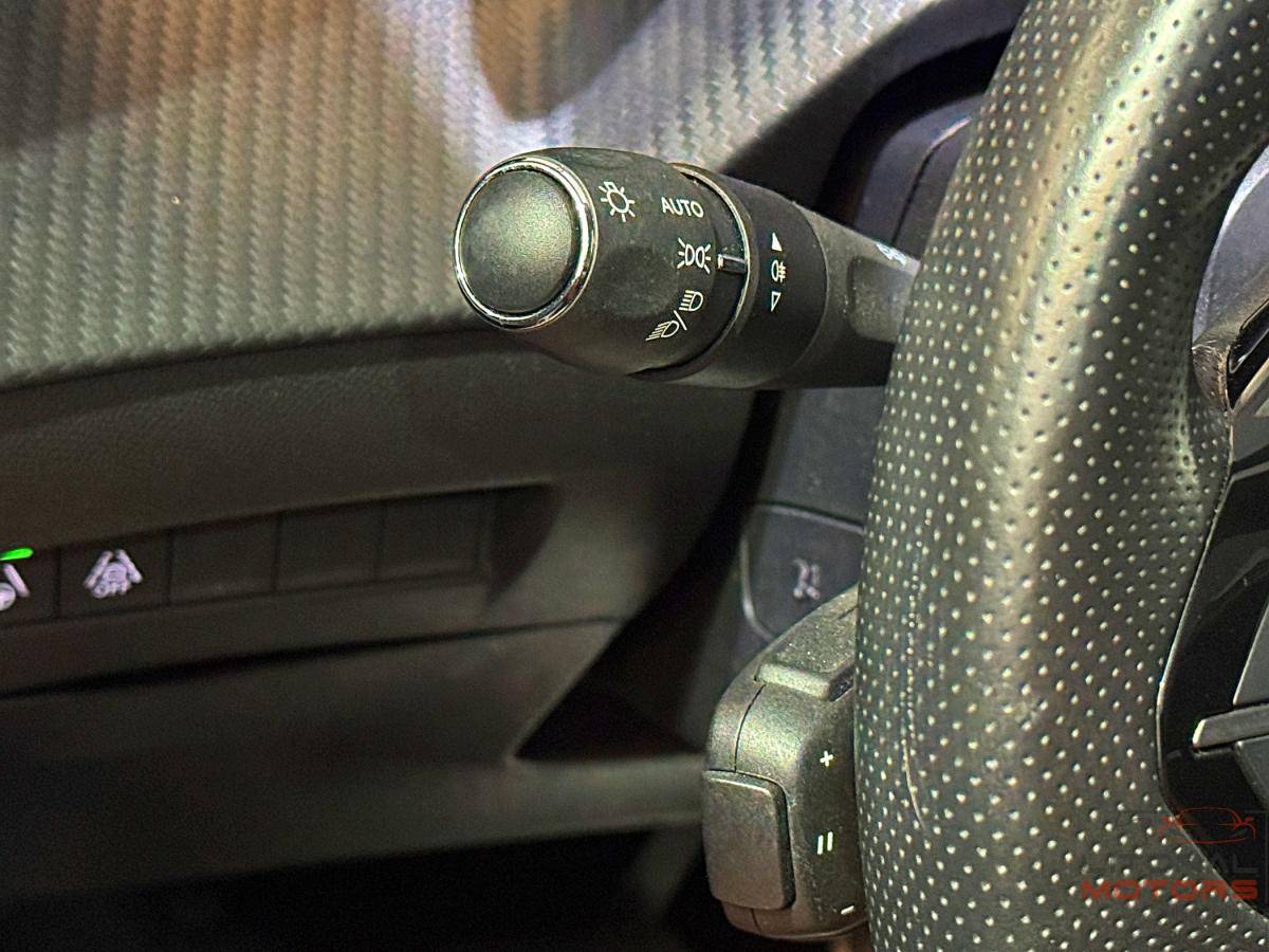 peugeot-208-2022-gasolina-1199cc