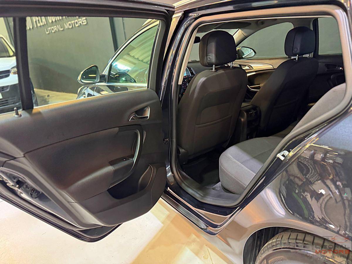 opel-insignia-sports-tourer-2012-diesel-1956cc