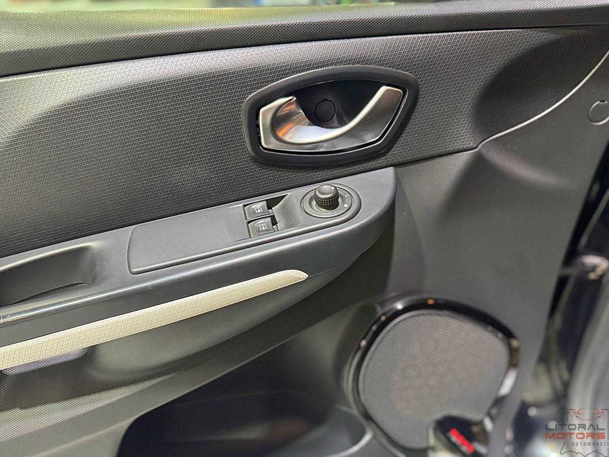 renault-clio-sport-tourer-2015-diesel-1461cc