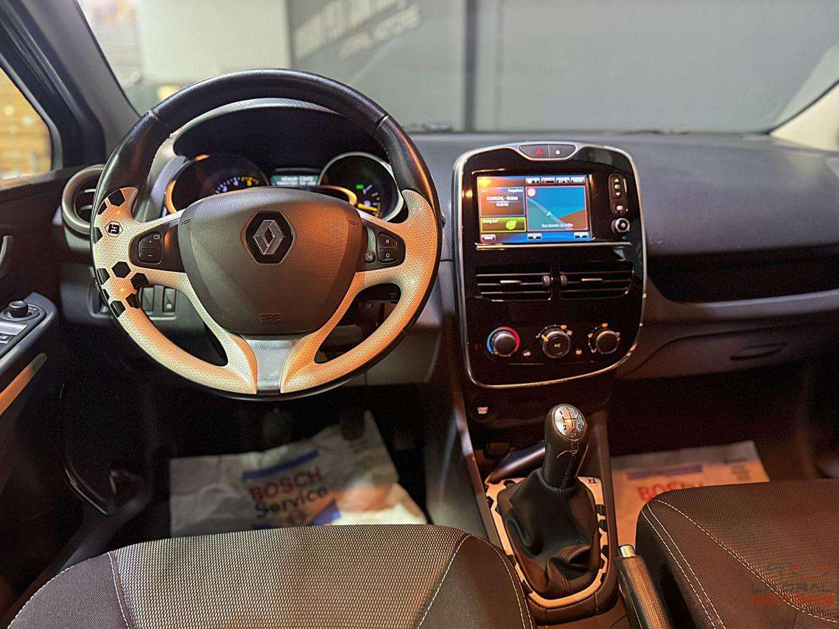 renault-clio-sport-tourer-2015-diesel-1461cc
