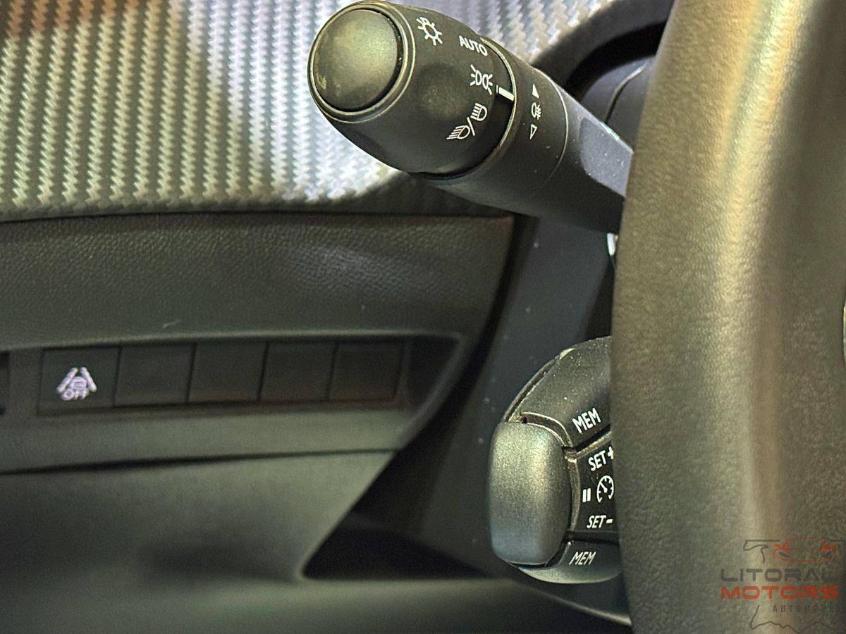 peugeot-208-2023-gasolina-1199cc