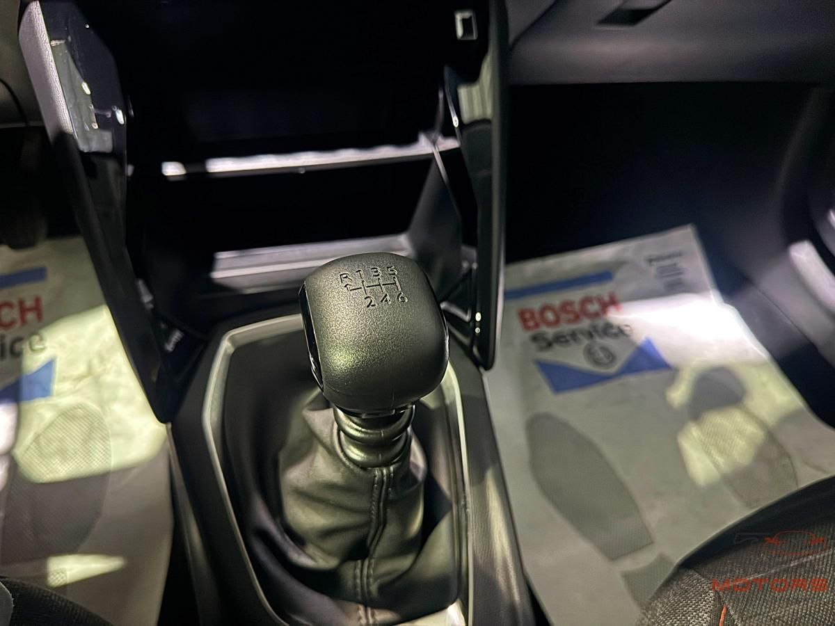 peugeot-208-2024-gasolina-1199cc
