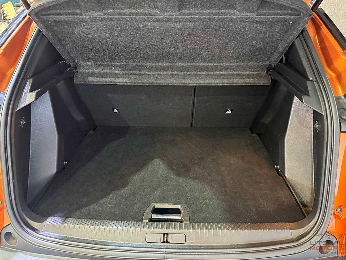 peugeot-2008-2023-gasolina-1199cc