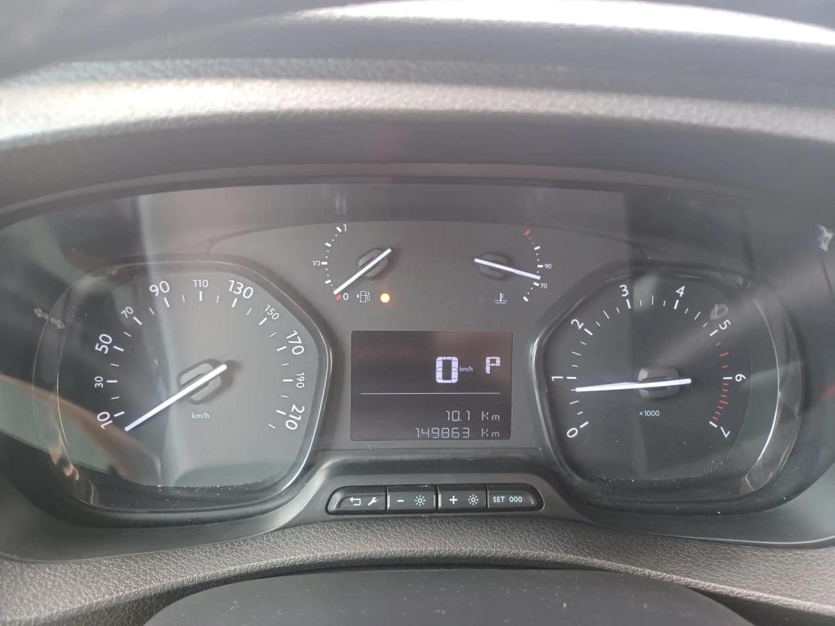 citroen-spacetourer-2017-diesel-1997cc