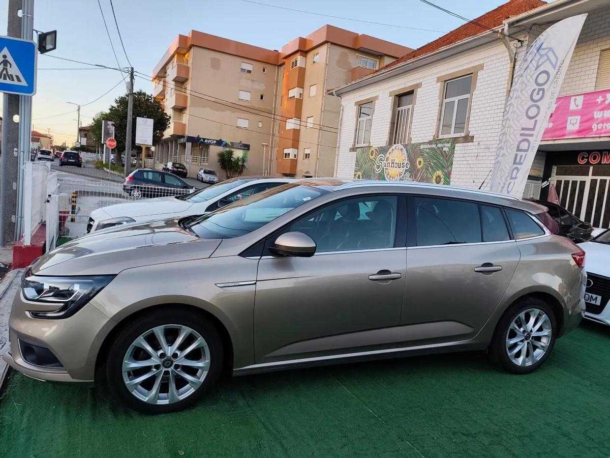 renault-megane-sport-tourer-2017-diesel-1461cc