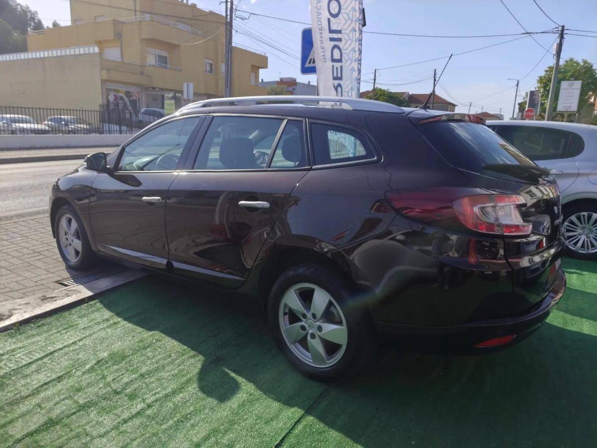 renault-megane-sport-tourer-2011-diesel-1461cc
