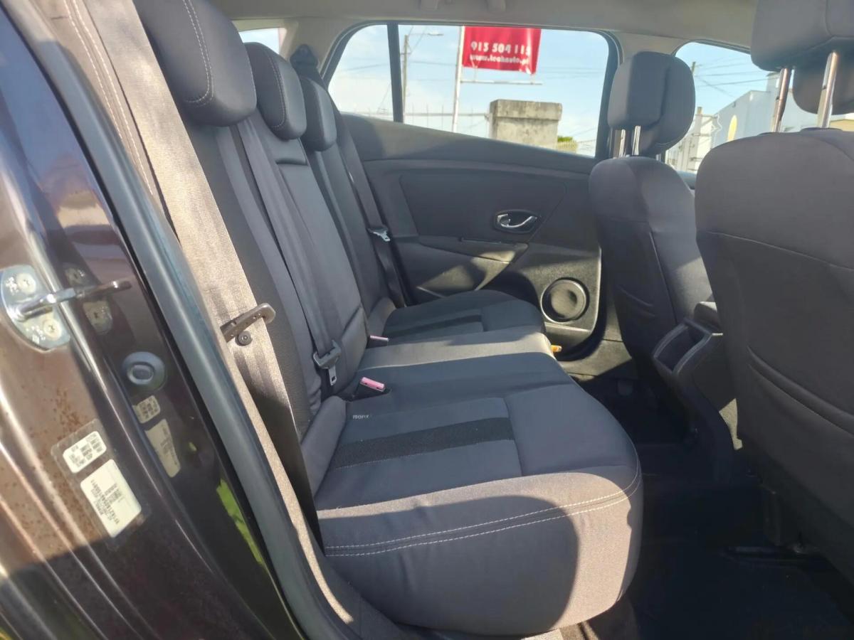renault-megane-sport-tourer-2011-diesel-1461cc