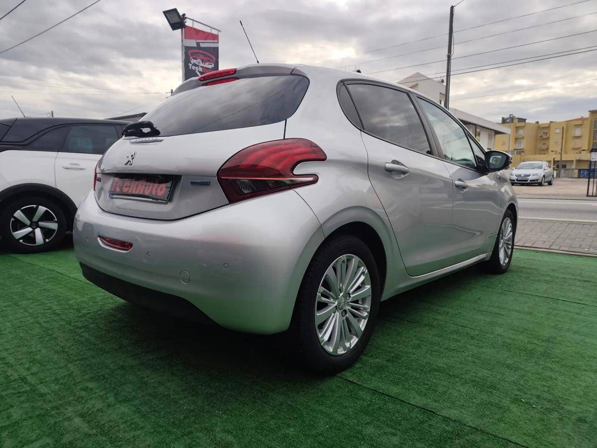 peugeot-208-2016-diesel-1560cc