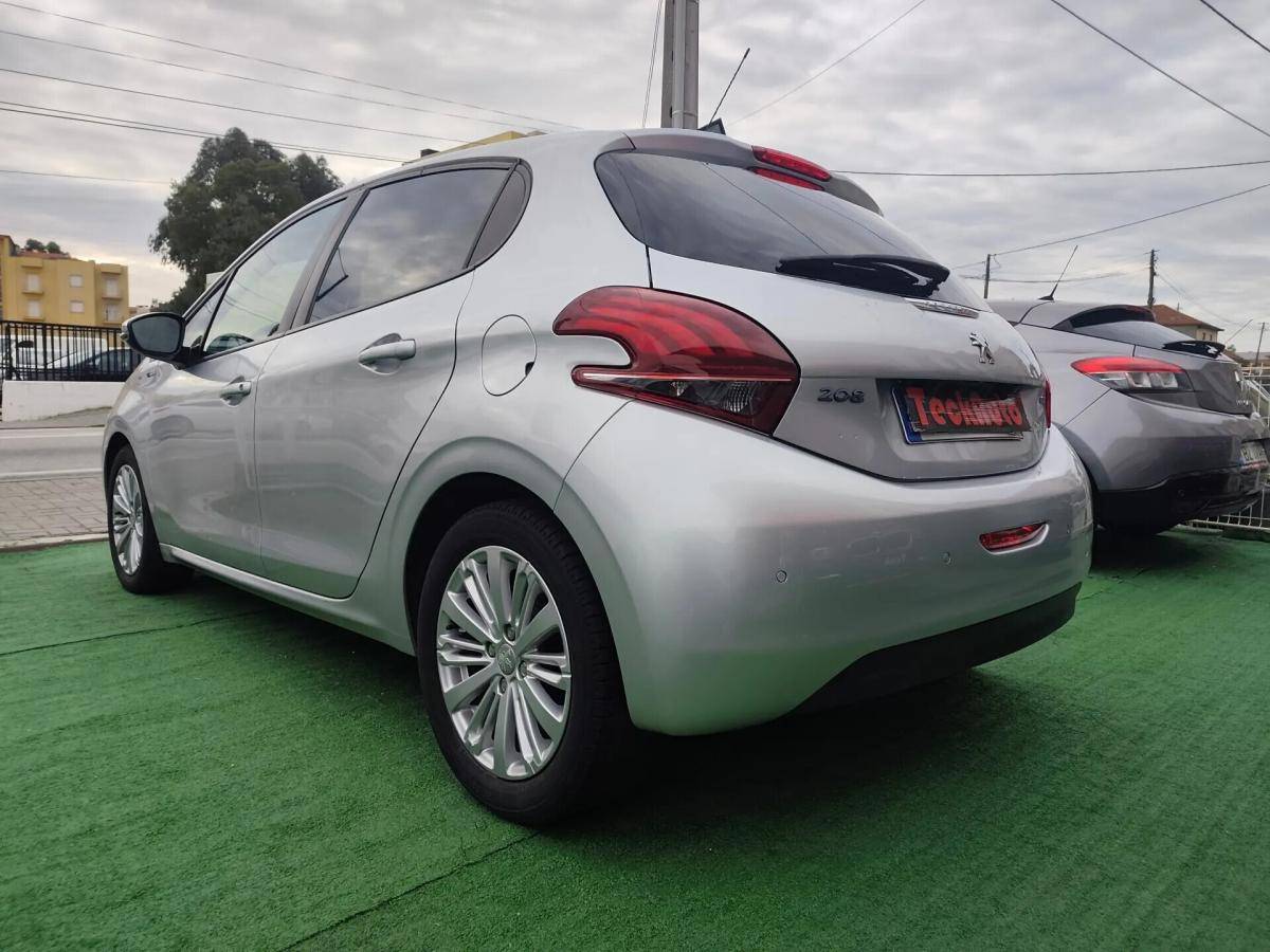 peugeot-208-2016-diesel-1560cc