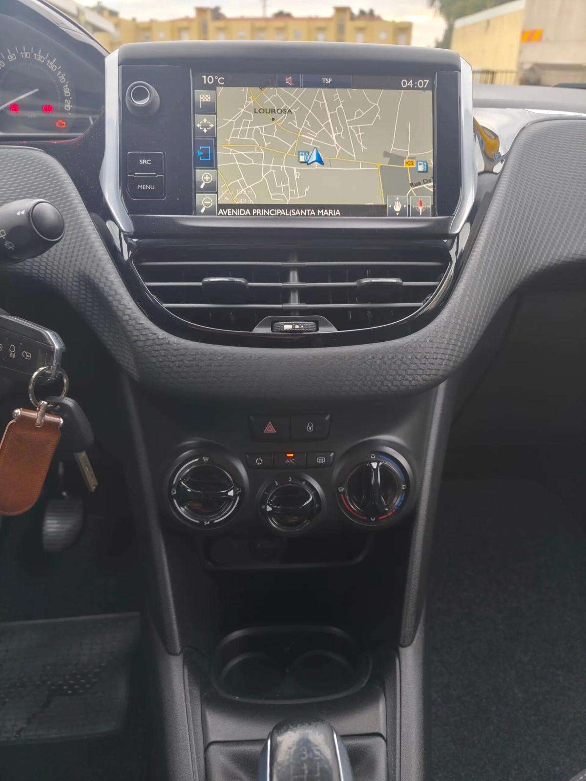 peugeot-208-2016-diesel-1560cc