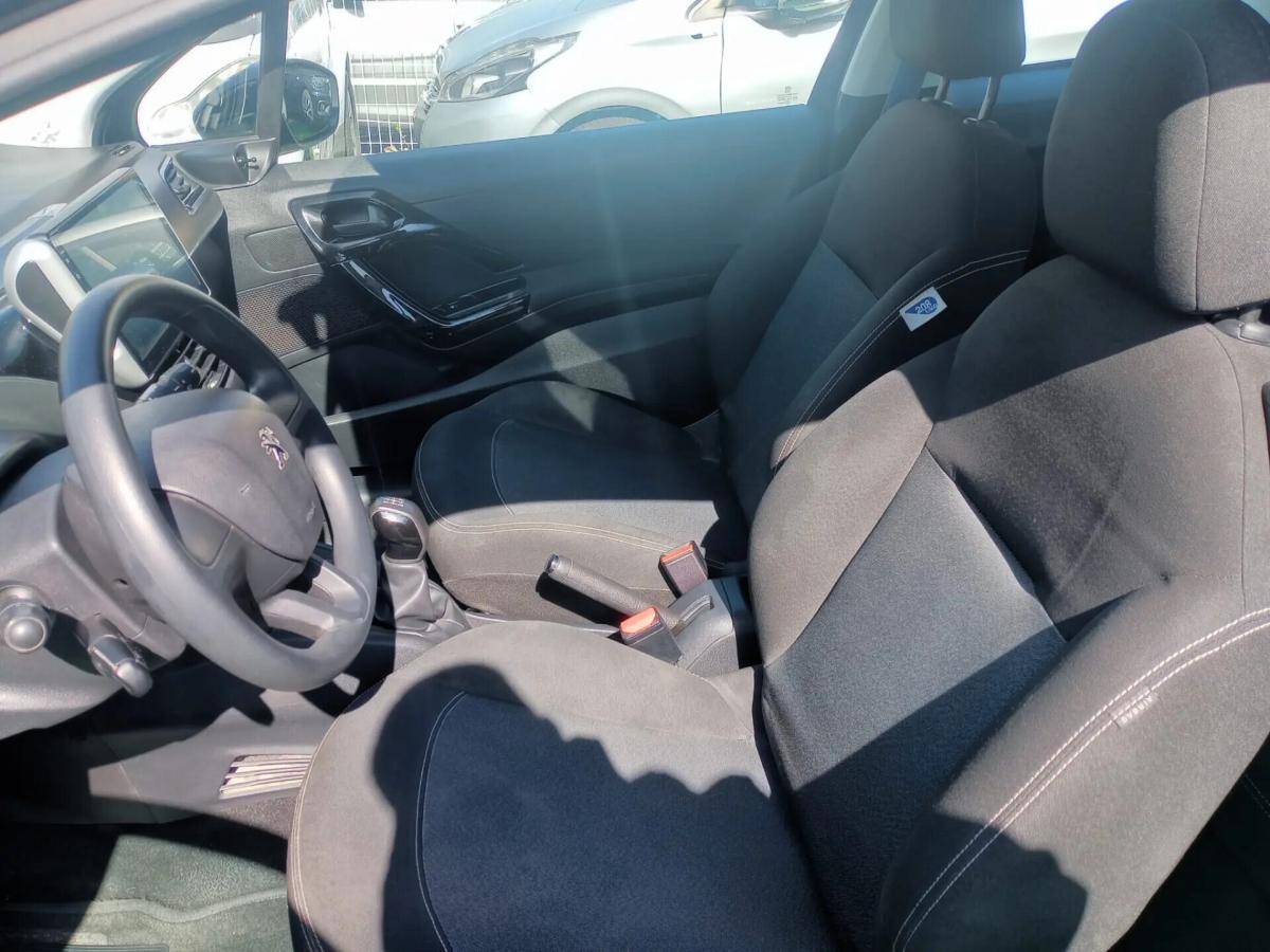 peugeot-208-2017-gasolina-1199cc