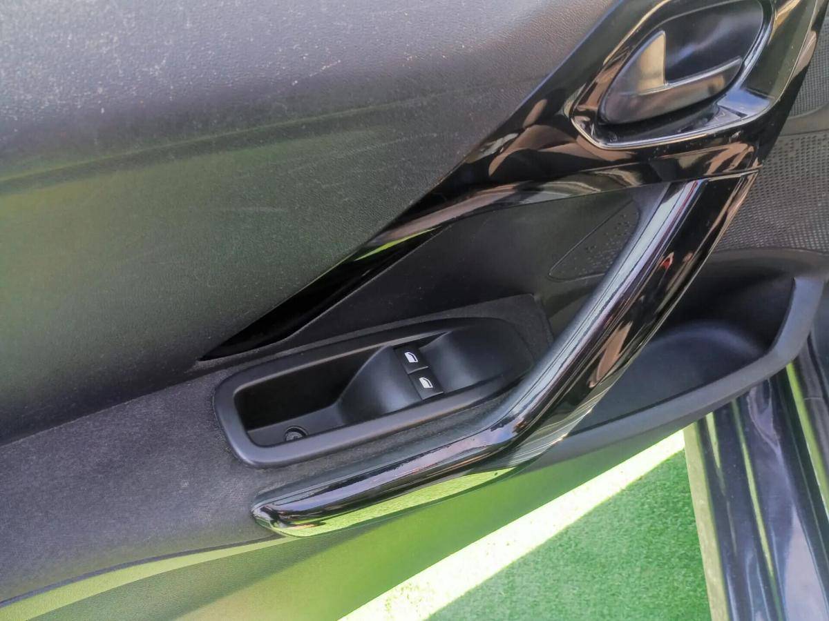 peugeot-208-2017-gasolina-1199cc