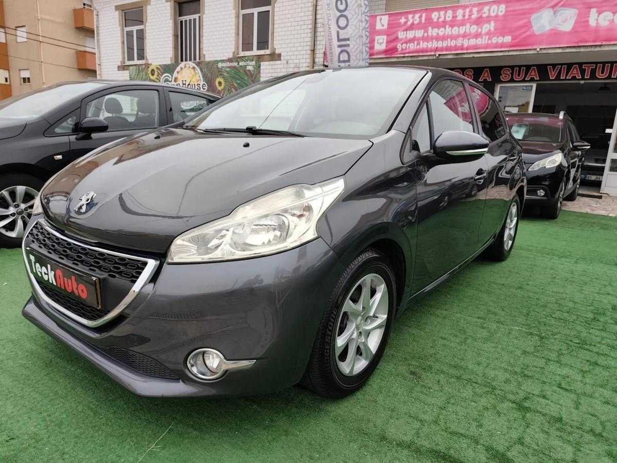 peugeot-208-2014-gasolina-1199cc