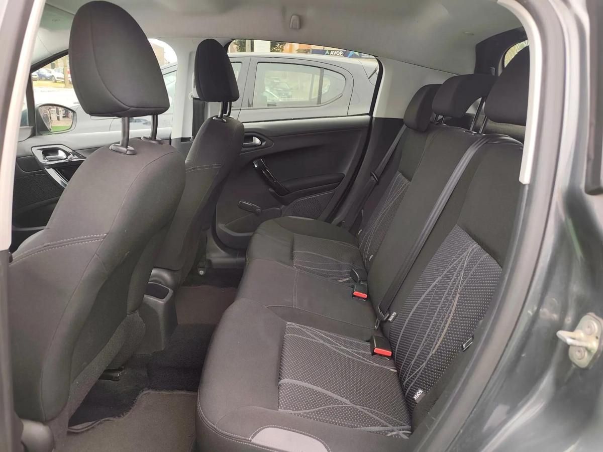 peugeot-208-2014-gasolina-1199cc