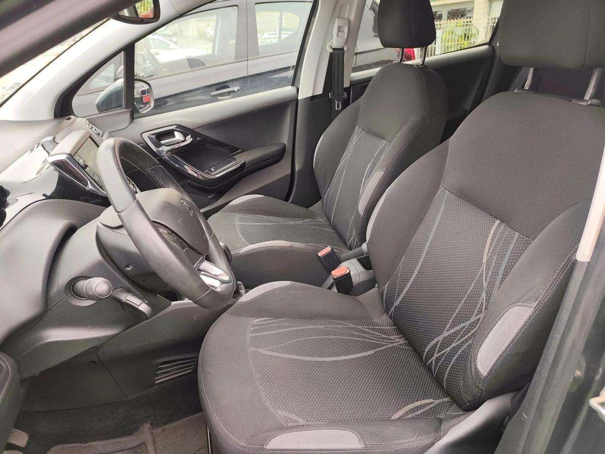 peugeot-208-2014-gasolina-1199cc