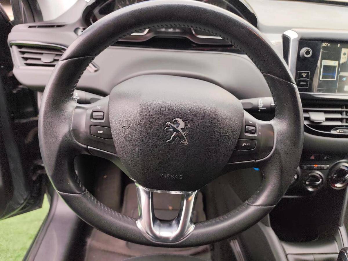 peugeot-208-2014-gasolina-1199cc