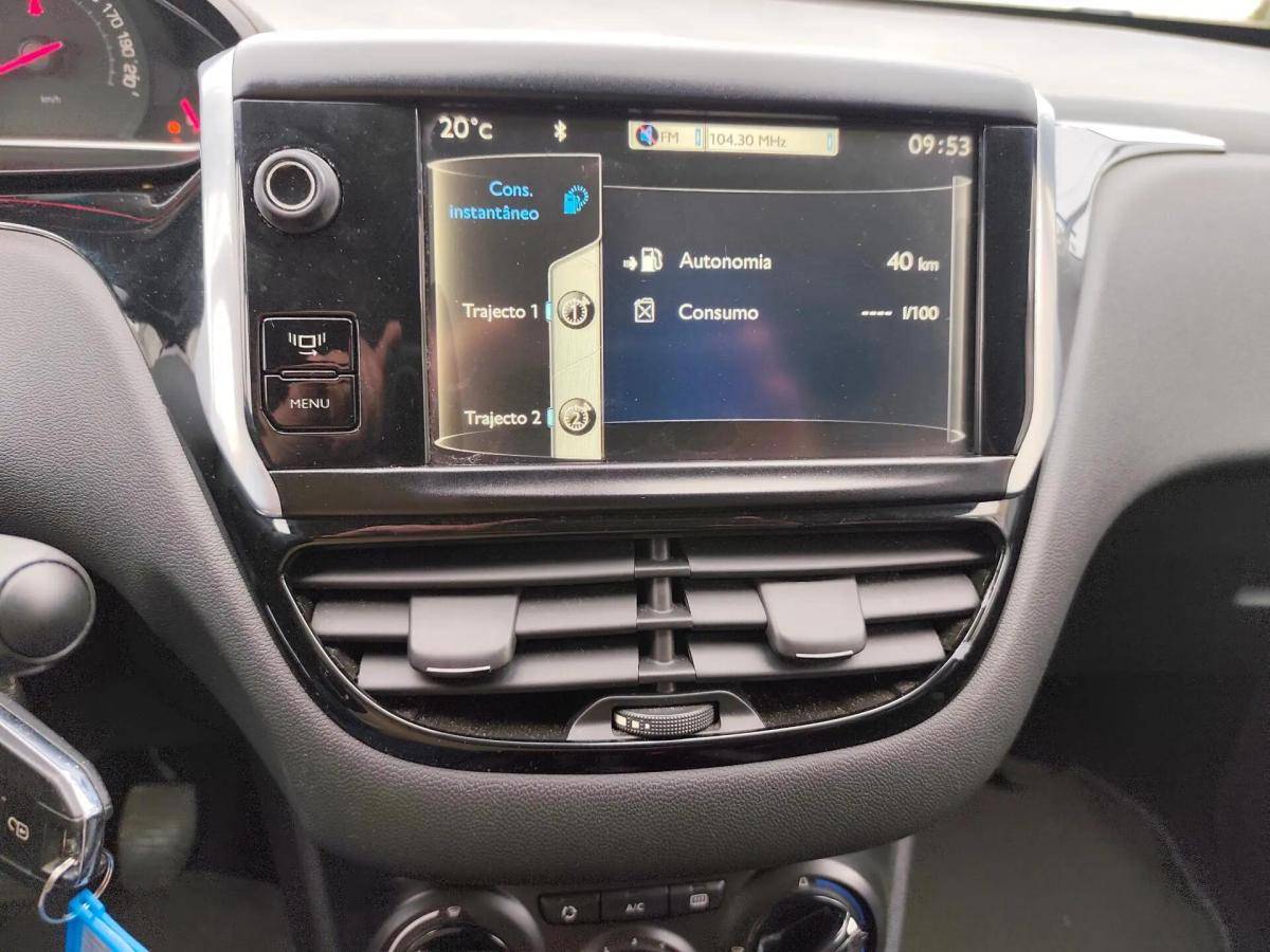 peugeot-208-2014-gasolina-1199cc