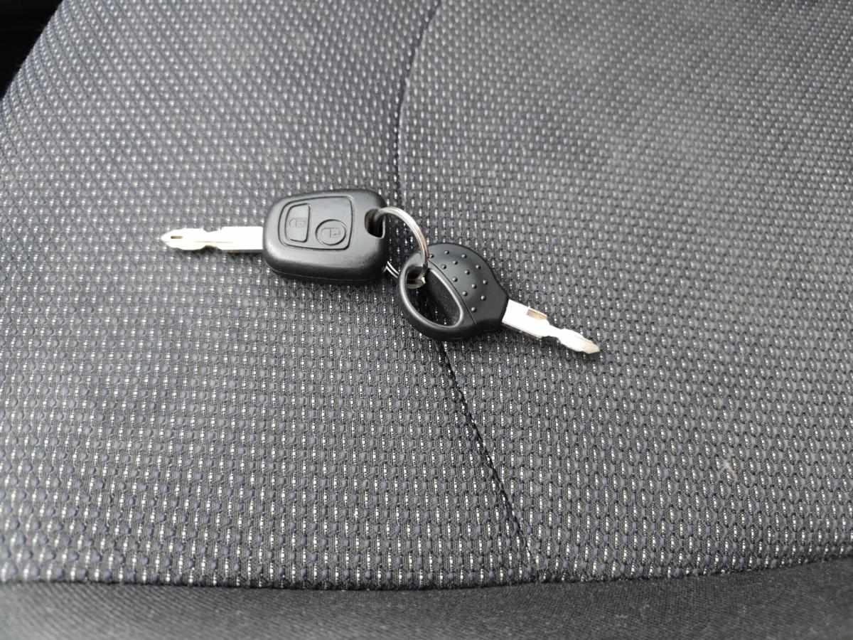 peugeot-206-2010-gasolina-1124cc