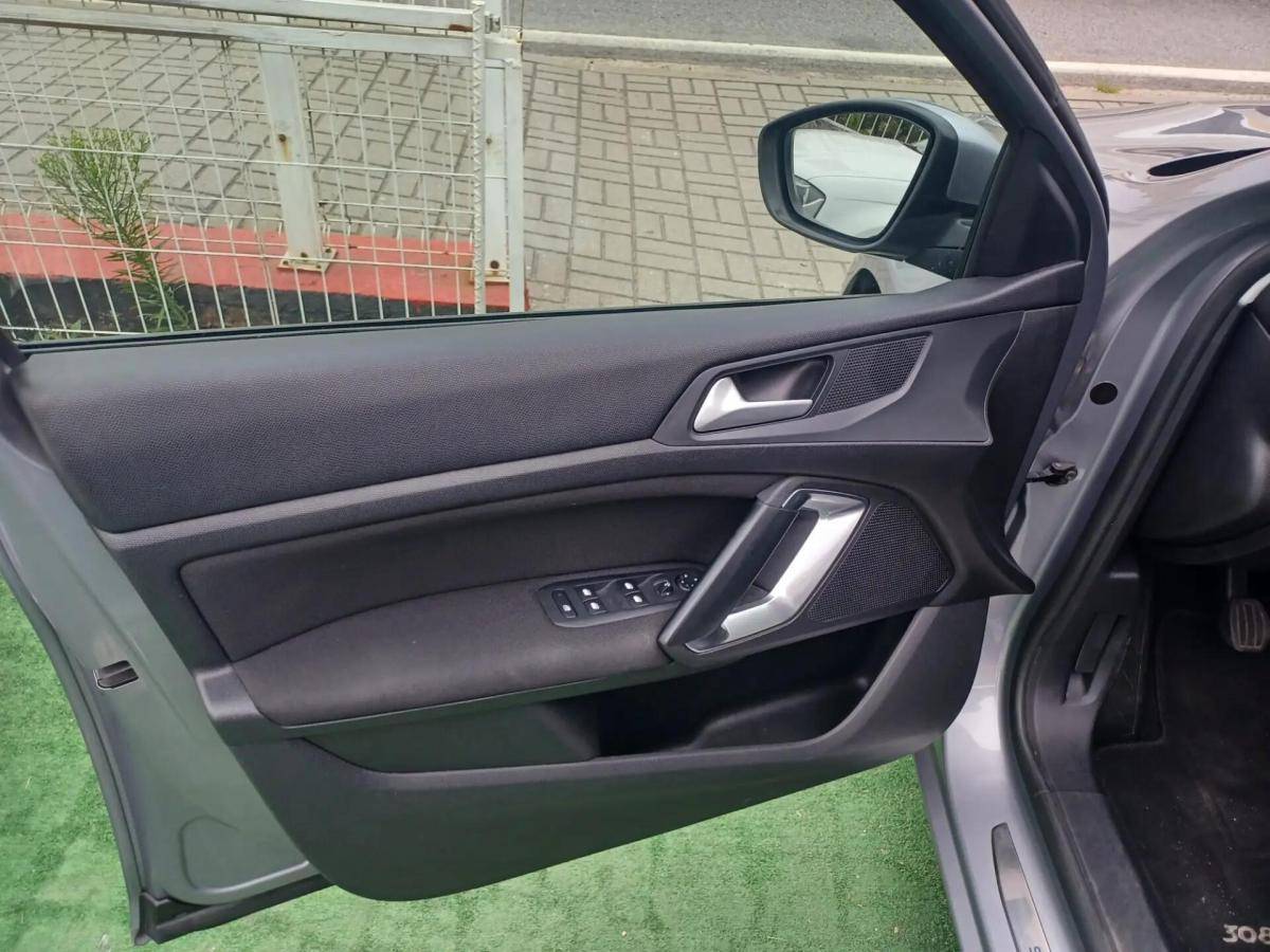 peugeot-308-sw-2021-diesel-1499cc