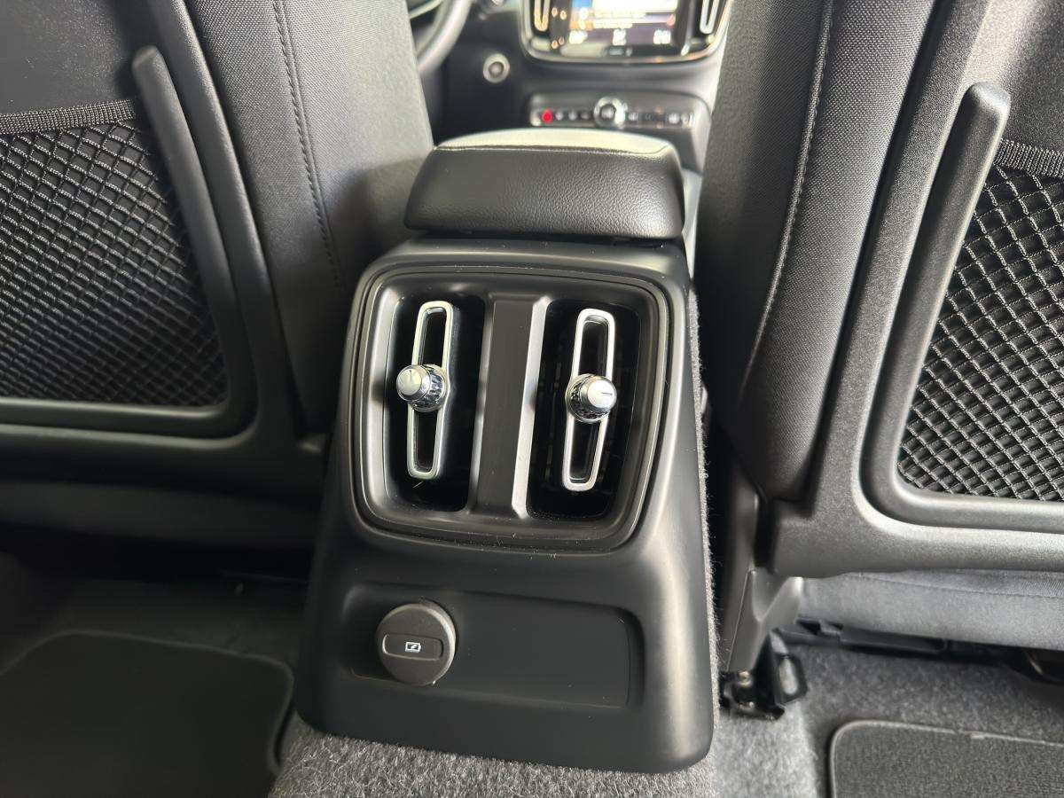 volvo-xc40-2021-hibrido-a-gasolina-1477cc