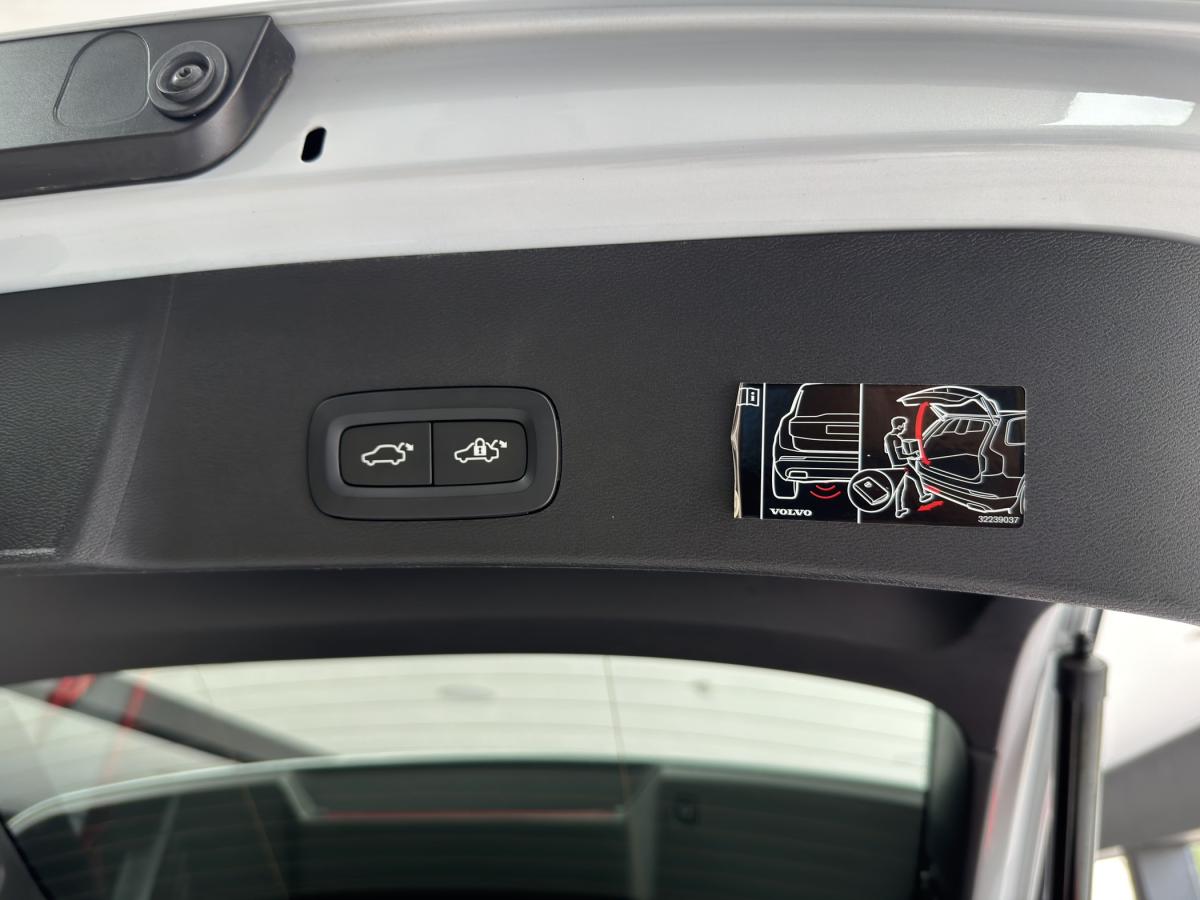 volvo-xc40-2021-hibrido-a-gasolina-1477cc
