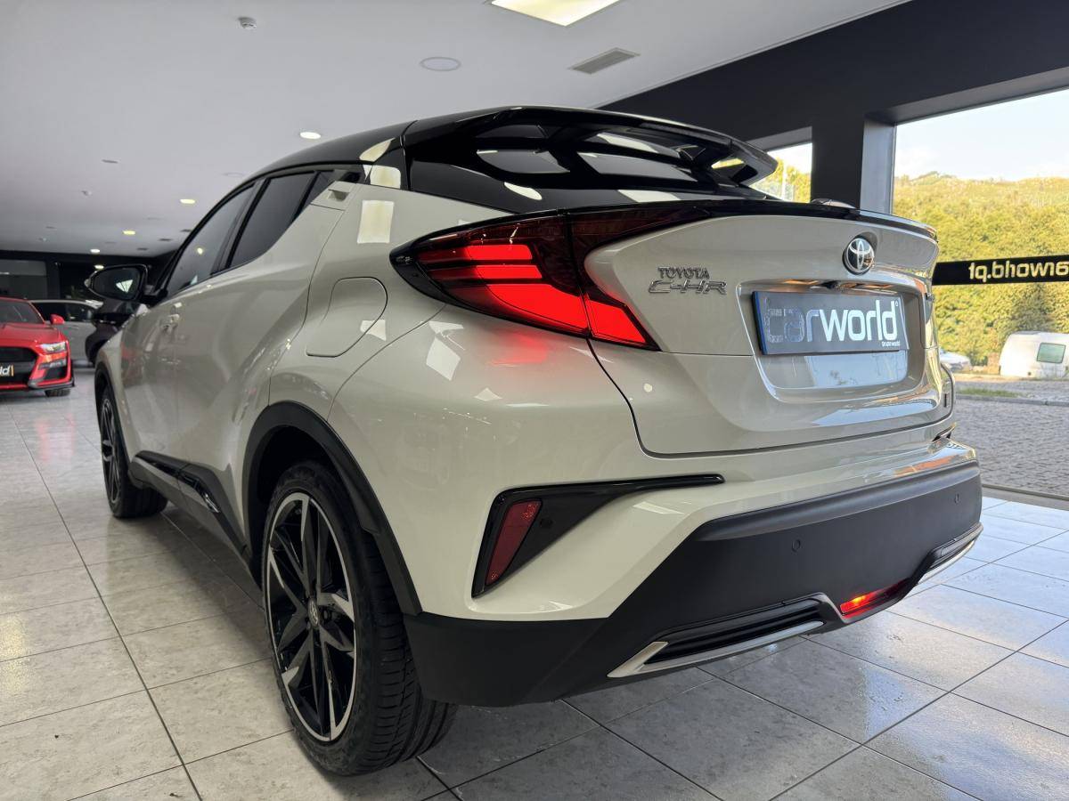 toyota-c-hr-2022-hibrido-a-gasolina-1987cc