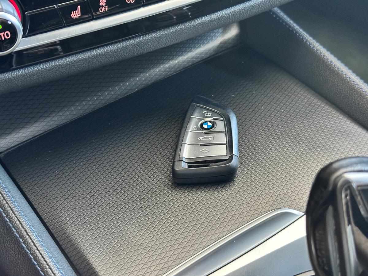 bmw-serie-5-2023-hibrido-a-gasolina-1998cc