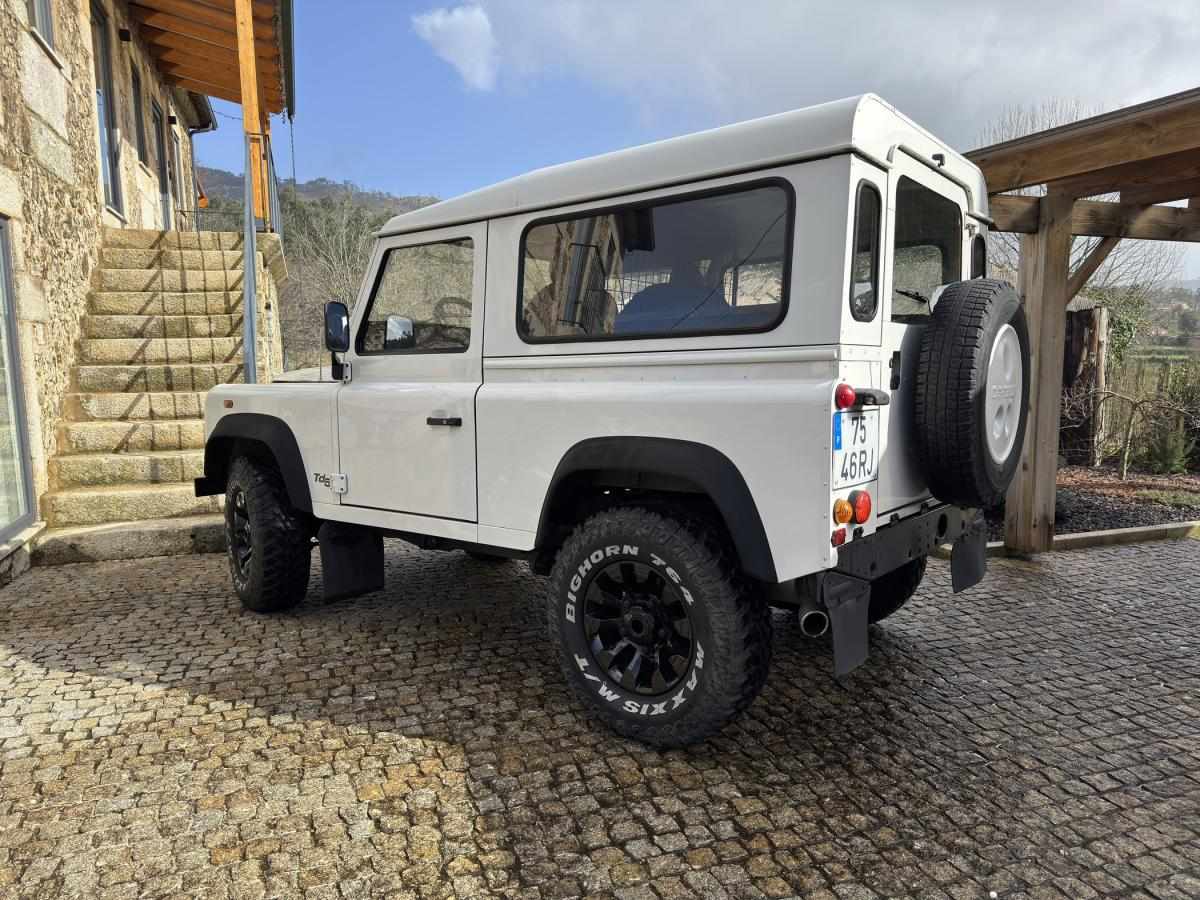 land-rover-defender-2001-diesel-2495cc