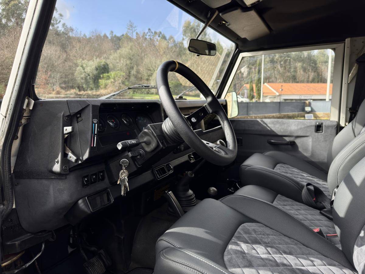 land-rover-defender-2001-diesel-2495cc