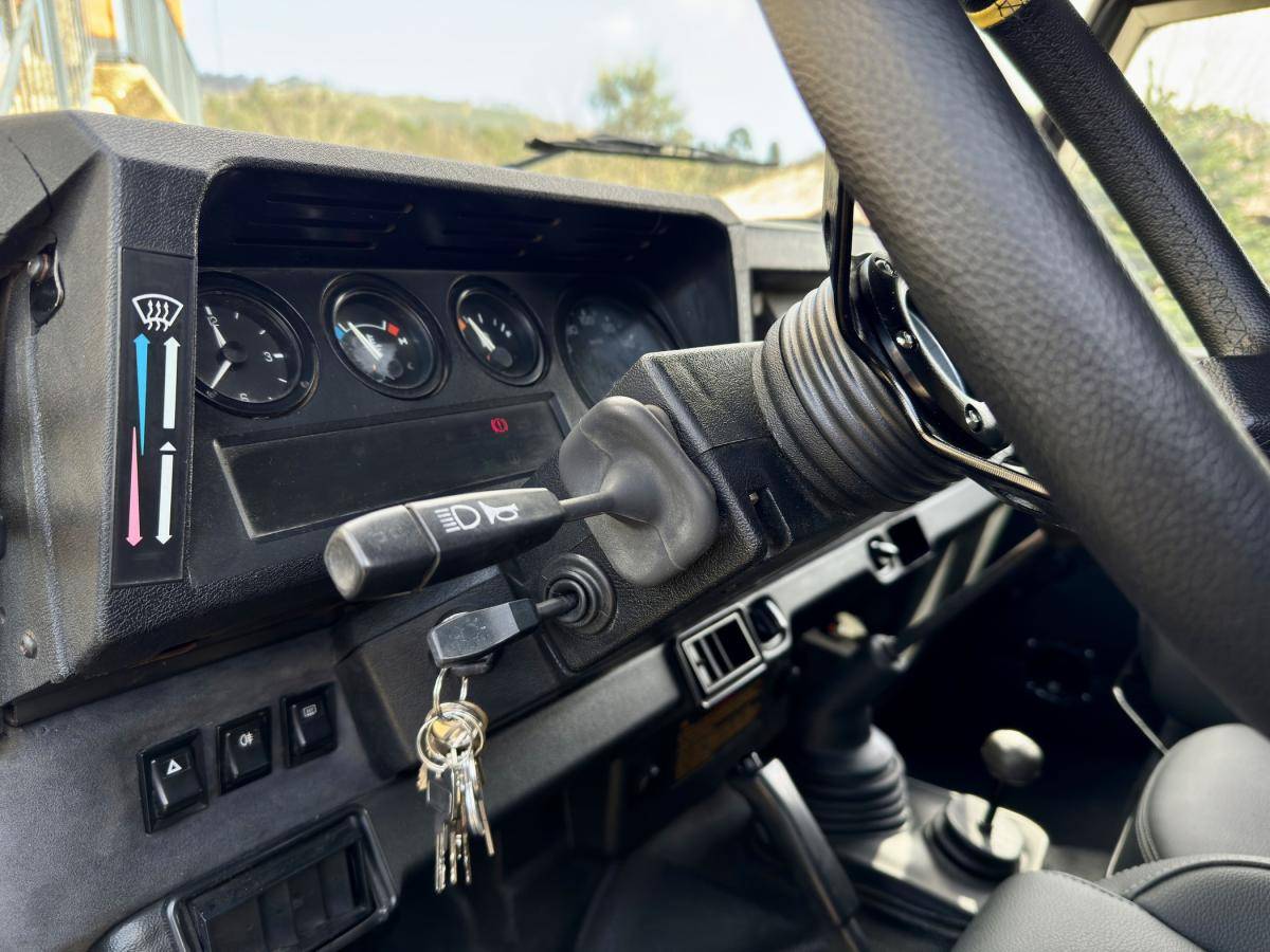 land-rover-defender-2001-diesel-2495cc