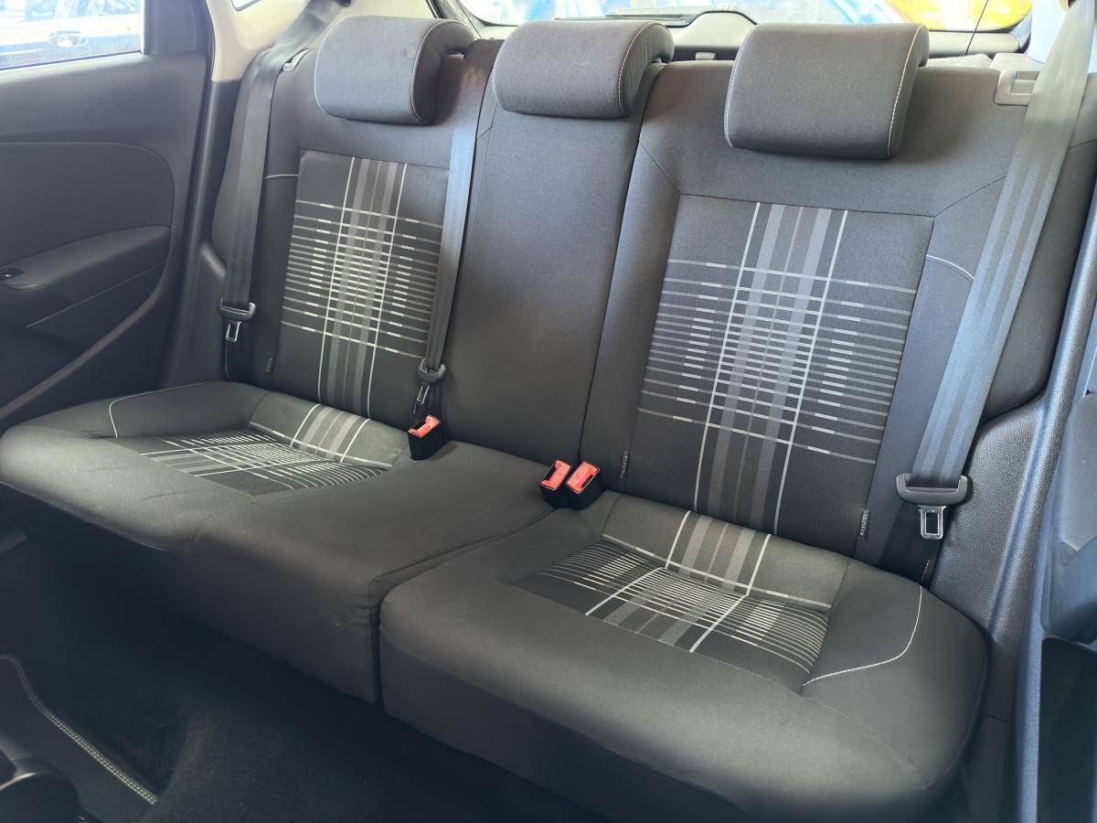 volkswagen-polo-2015-diesel-1422cc