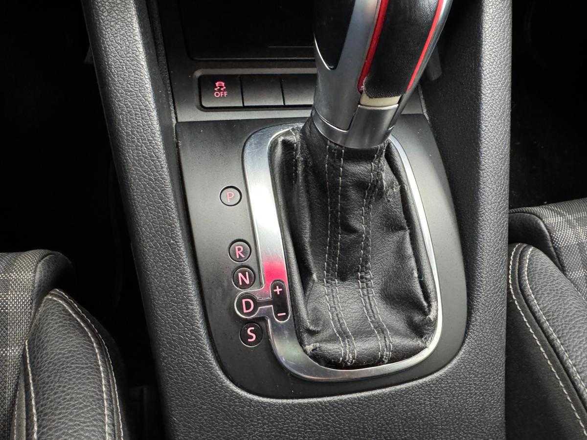 volkswagen-scirocco-2011-diesel-1968cc