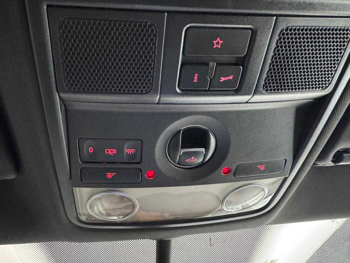 volkswagen-scirocco-2011-diesel-1968cc