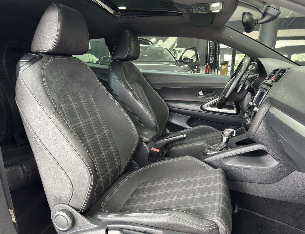 volkswagen-scirocco-2011-diesel-1968cc
