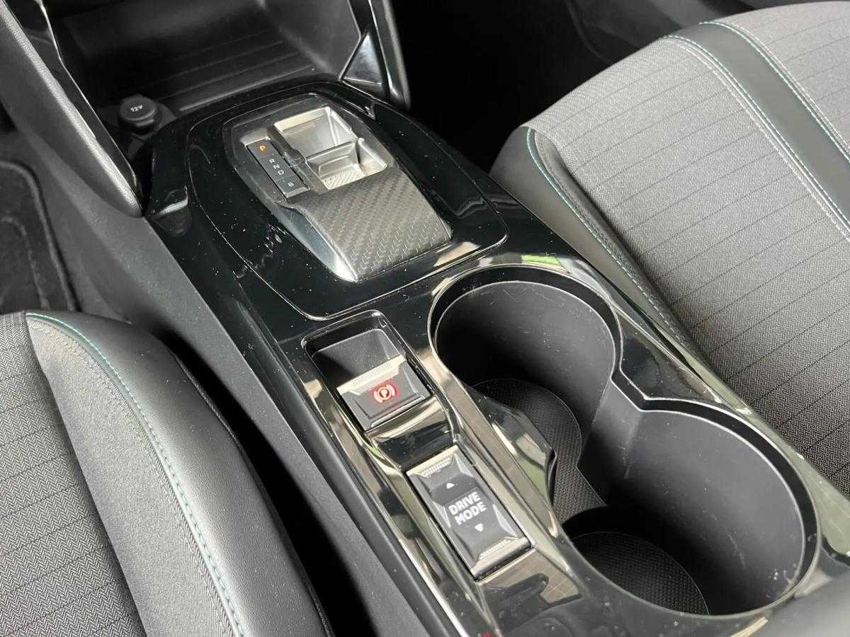 peugeot-e-2008-2022-eletrico-0cc